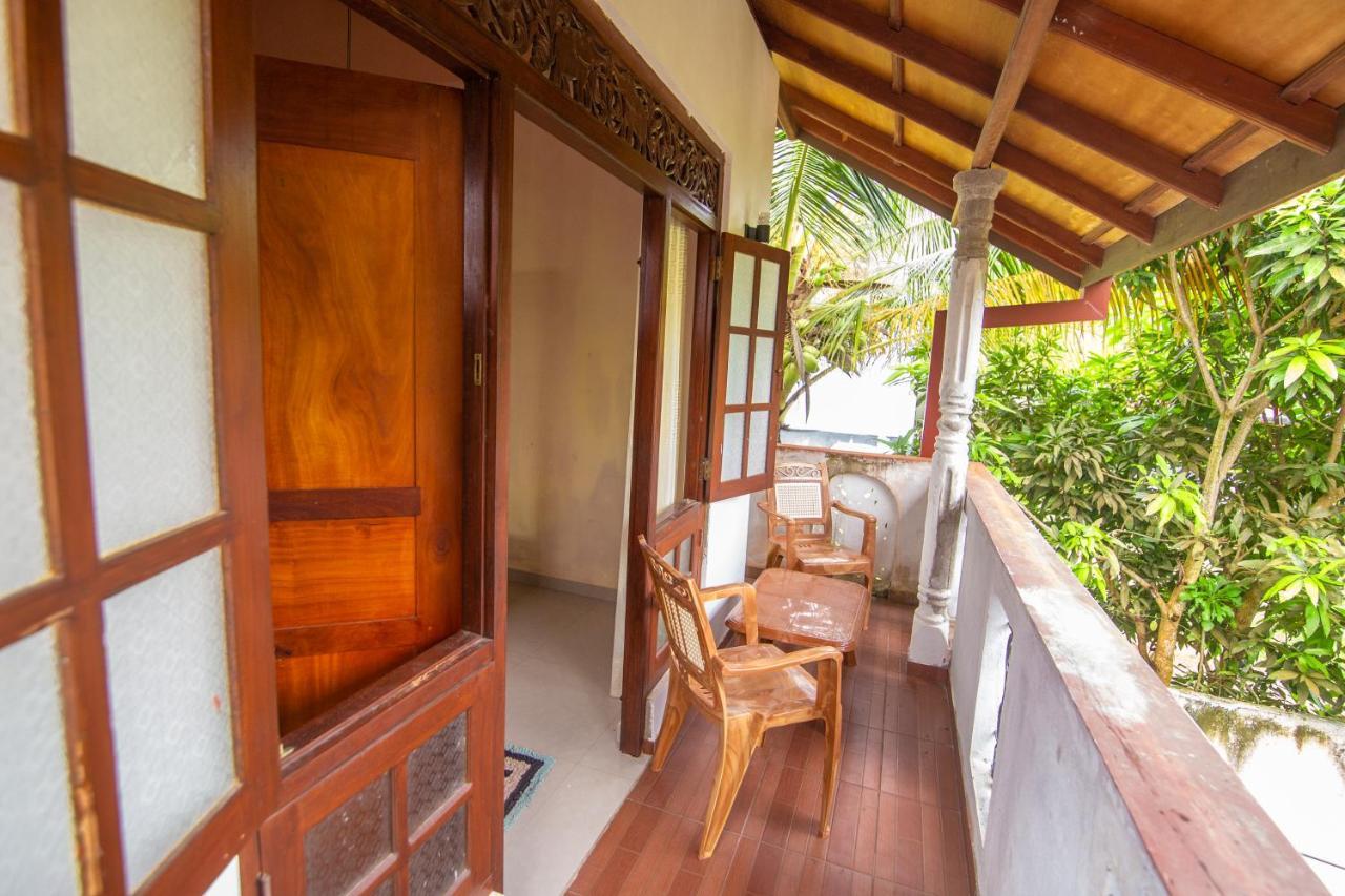 Mountain Gem Villa Hikkaduwa Exterior photo